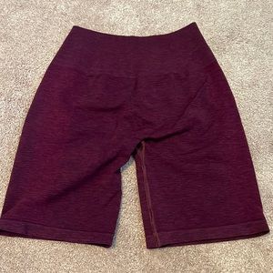 Alphalete Amplify Biker Shorts Size M - Black Cherry